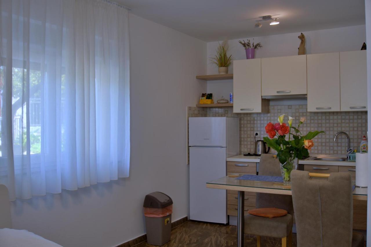 Apartment Meli *