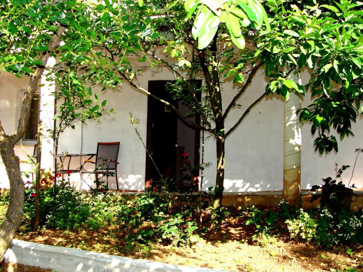 Meli Apartment *